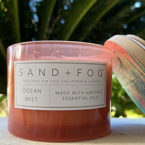 Ocean Mist Scented Candle - Picture 4 of 13